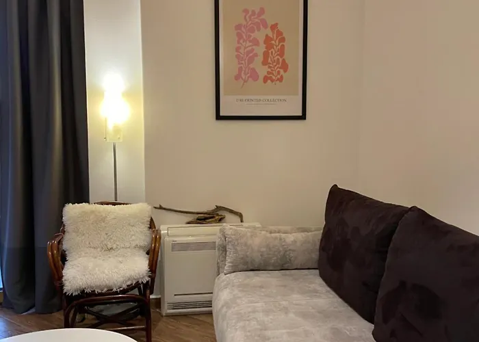 Central Victoria Apartment